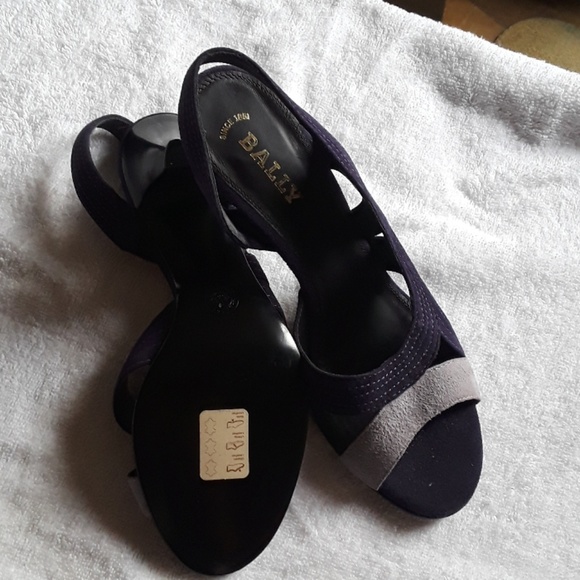 Sandals - Picture 3 of 3